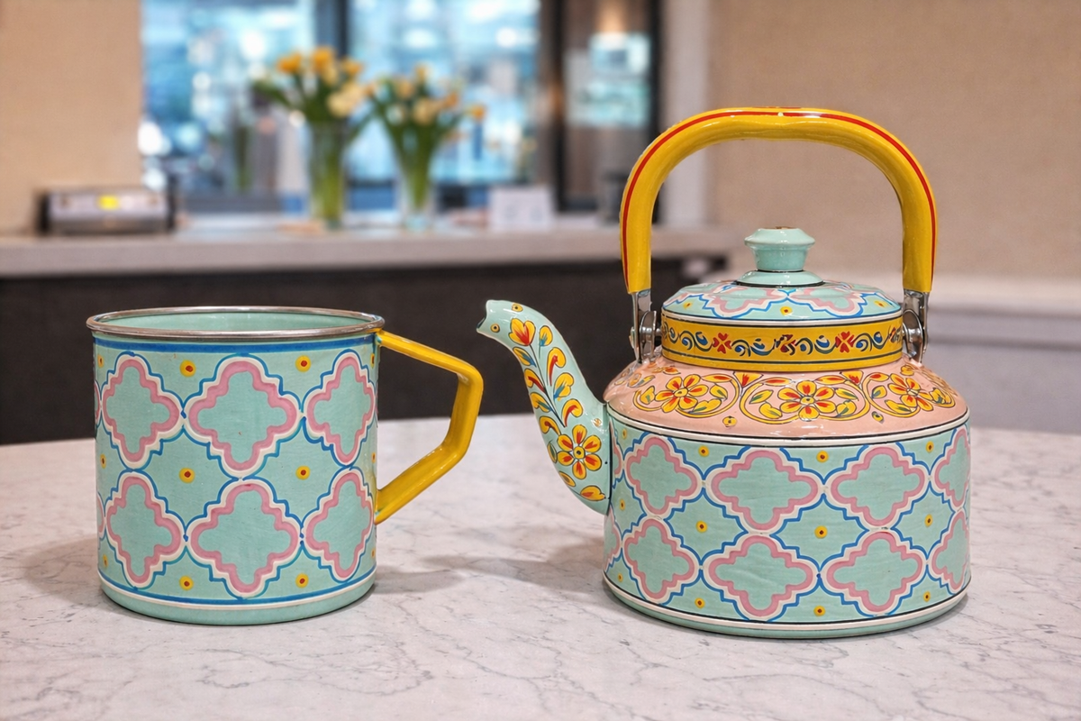 Tea Kettle 1L — Pink with Sea Blue Floral Desig